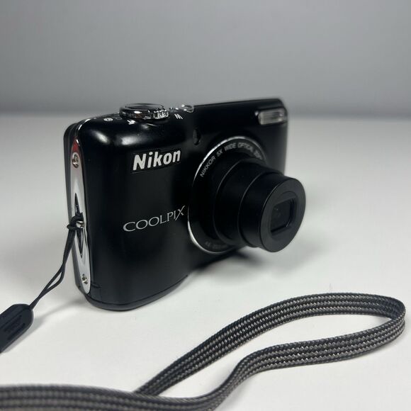 Nikon Coolpix L26 16.1MP Compact Digital Camera Black Tested Working W/ 8GB Card - Picture 3 of 9
